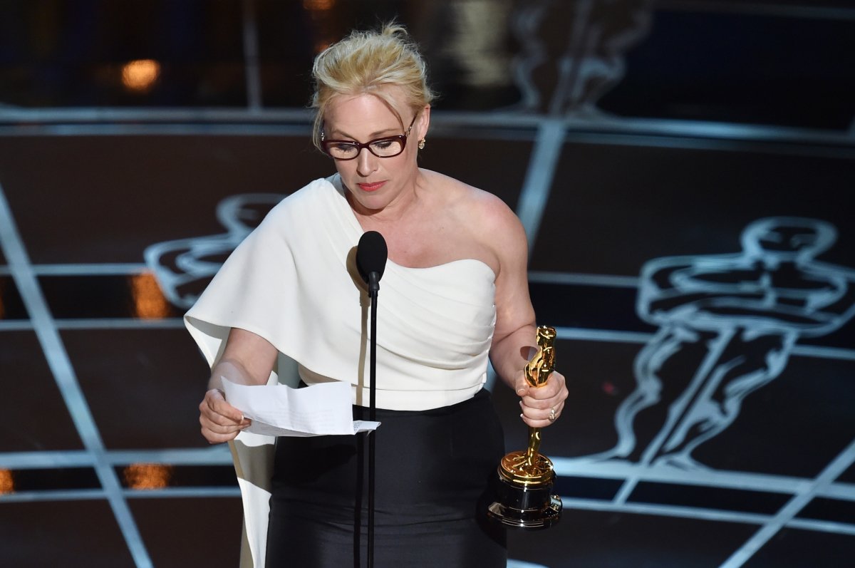 Patricia Arquette gives speech at awards ceremony holding award